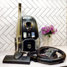جاروبرقی ۳۲۰۰ وات زومبا مدل ZB-252 کیسه‌دار فوق بی‌صدا